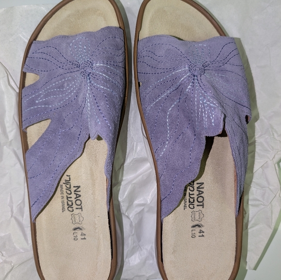 Naot purple sandals - Picture 1 of 2